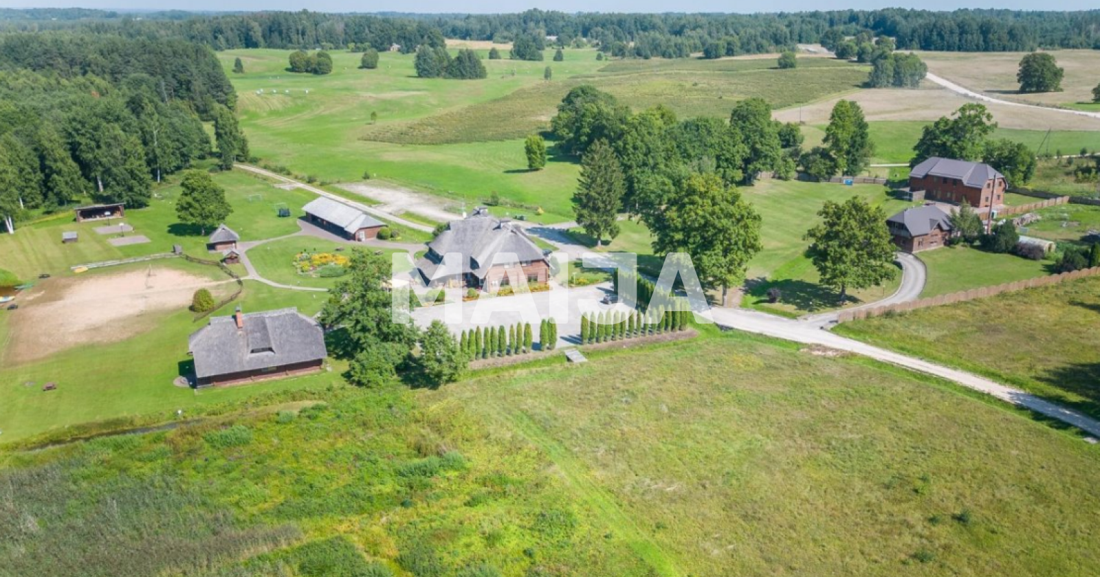 Casa 30 habitaciones 1 713 m² Kalniena, Letonia