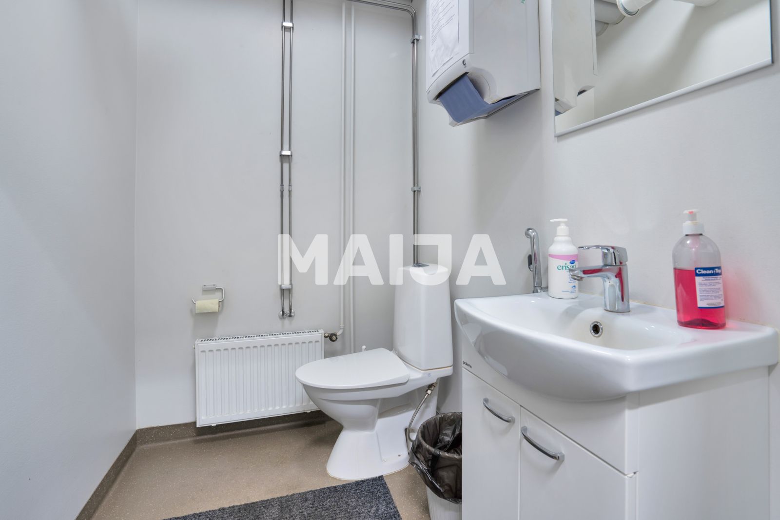 Oficina 1 358 m² en Joensuu sub region, Finlandia