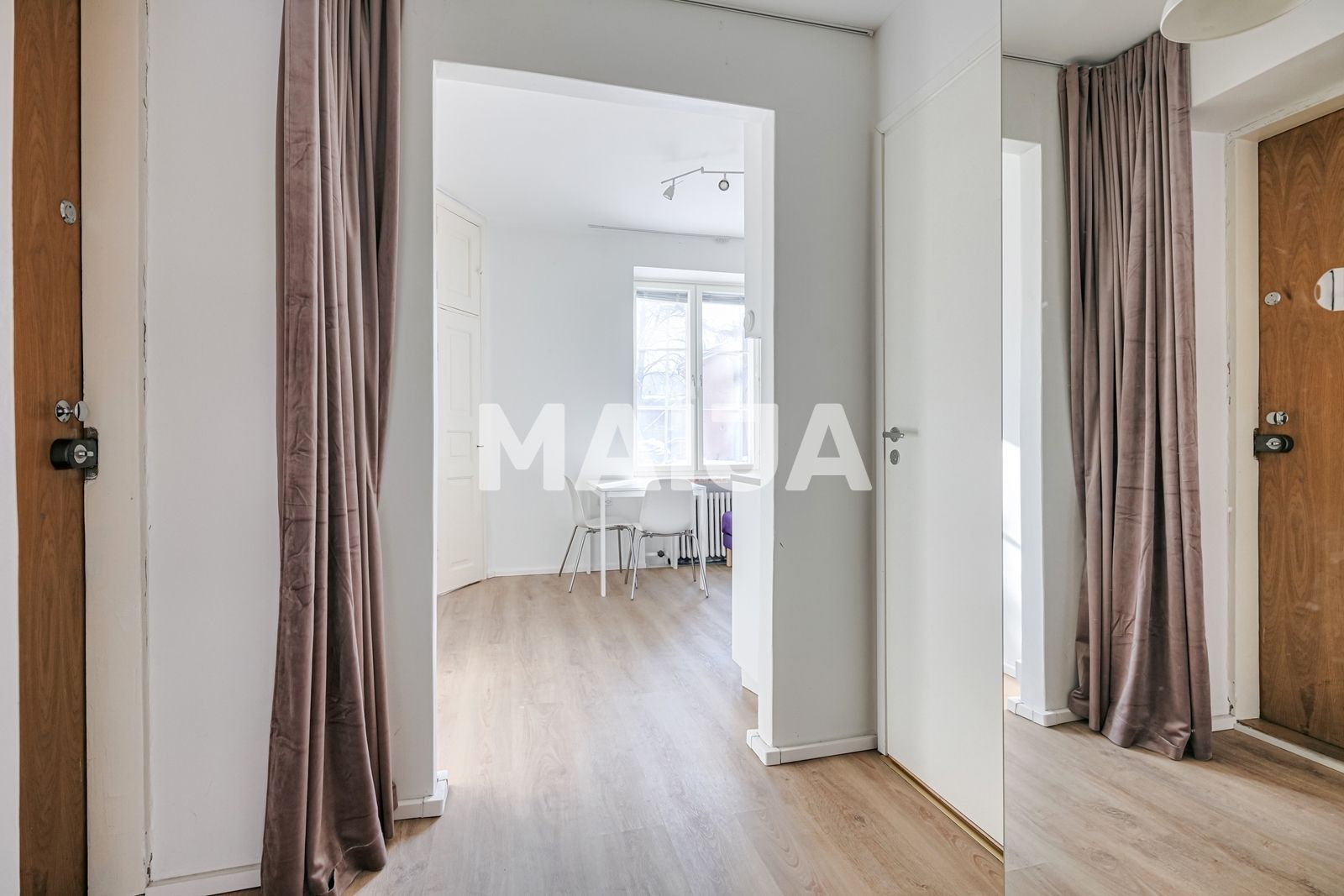 Commercial property 45 m² in Helsinki sub-region, Finland