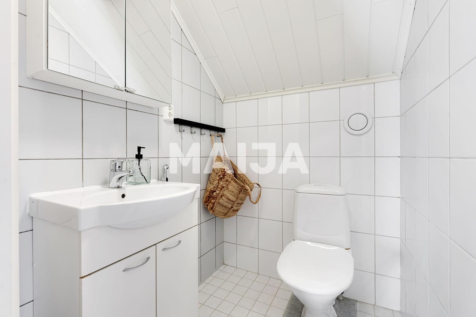 4 bedroom house 128 m² Helsinki sub-region, Finland