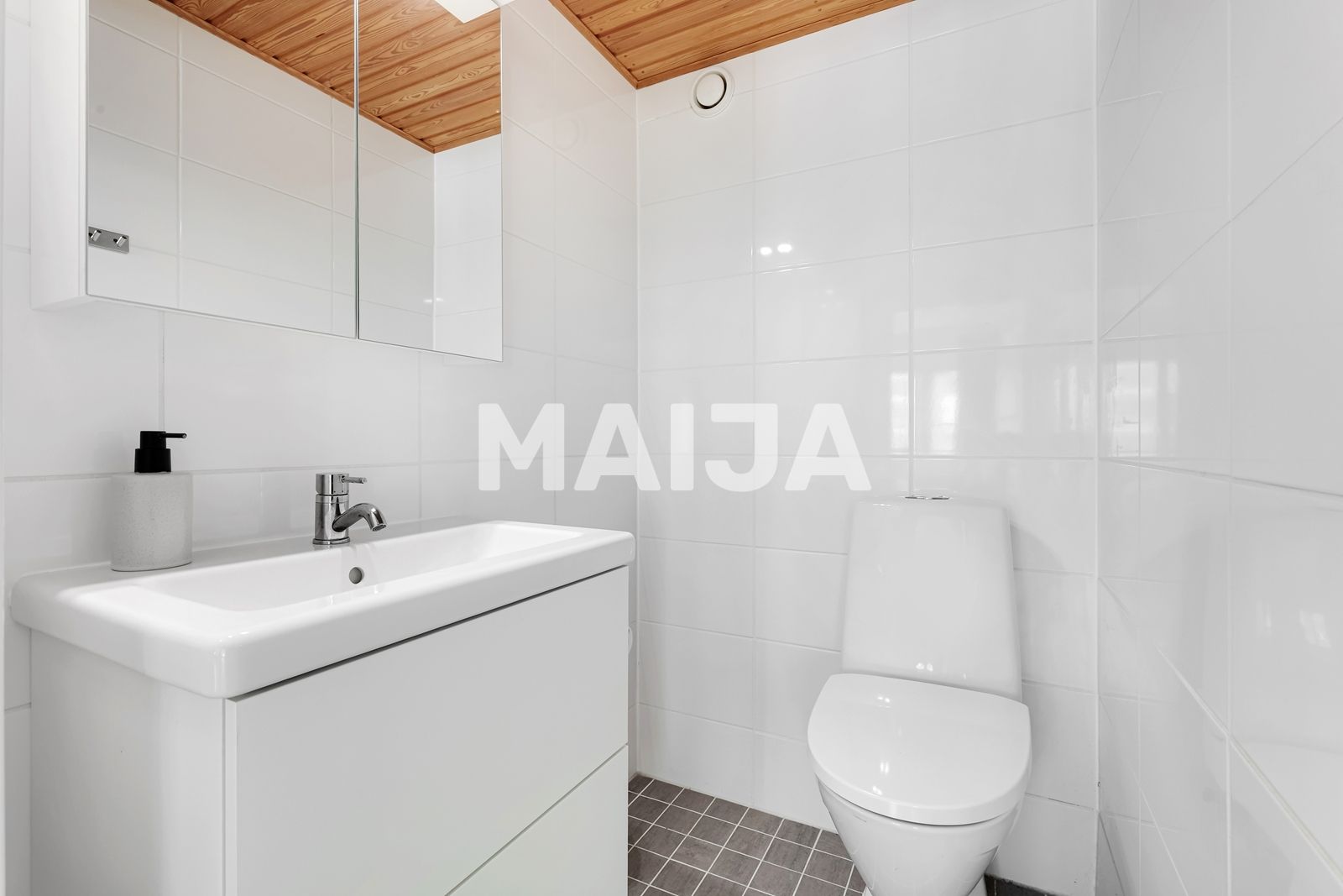 2 bedroom apartment 74 m² Helsinki sub-region, Finland