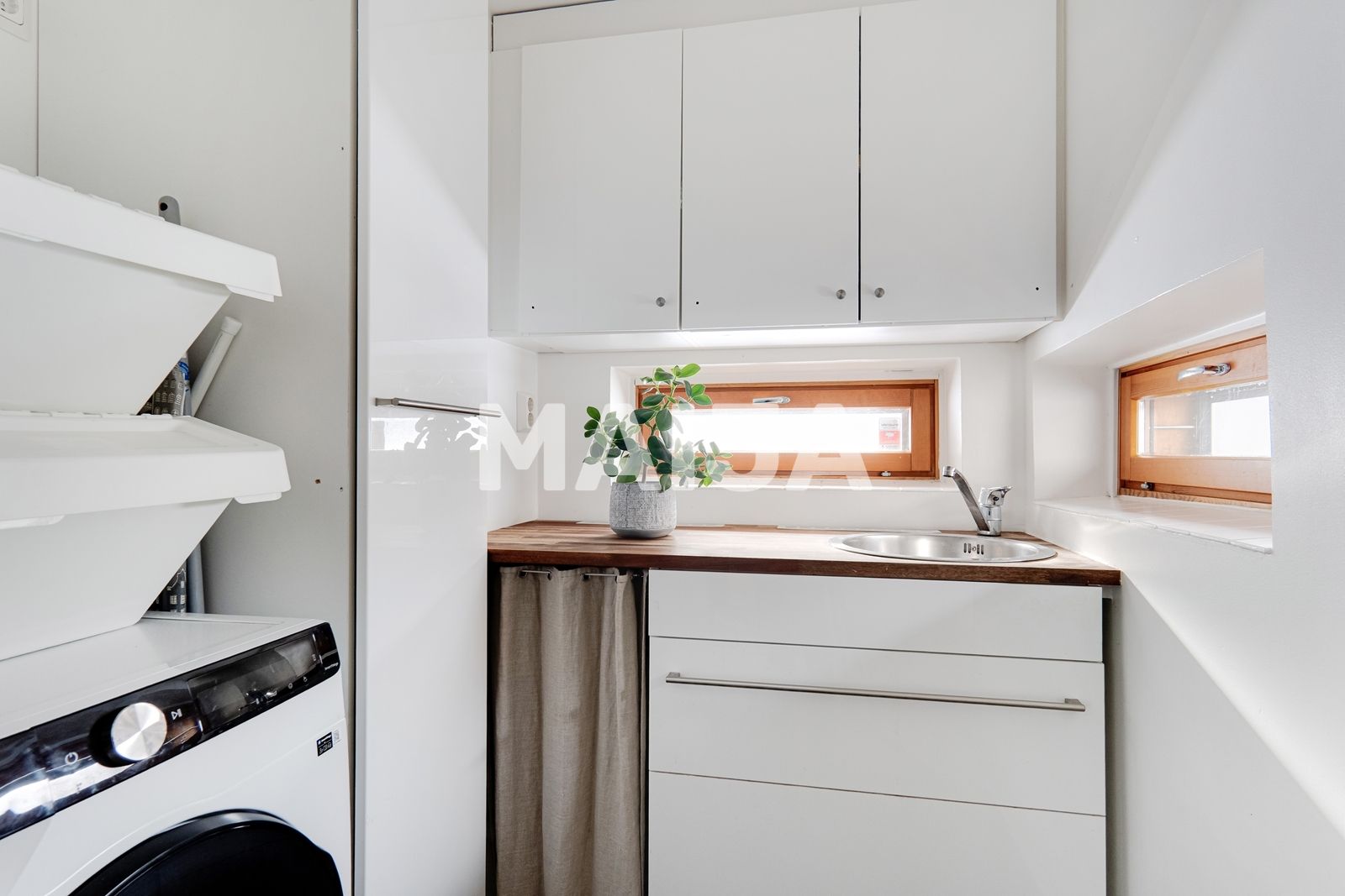 2 bedroom apartment 90 m² Helsinki sub-region, Finland