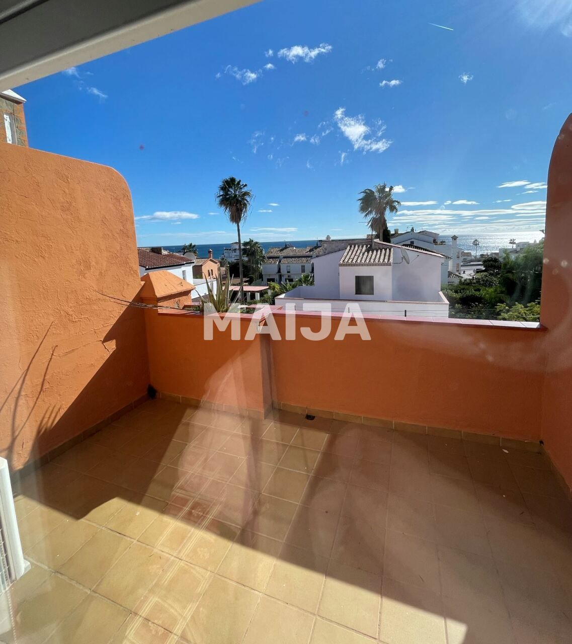 Commercial property 1 150 m² in Estepona, Spain