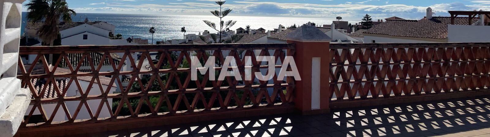 Commercial property 1 150 m² in Estepona, Spain