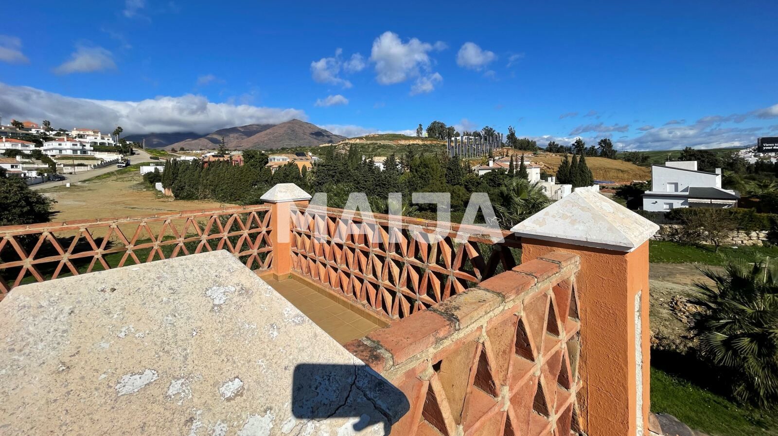 Commercial property 1 150 m² in Estepona, Spain