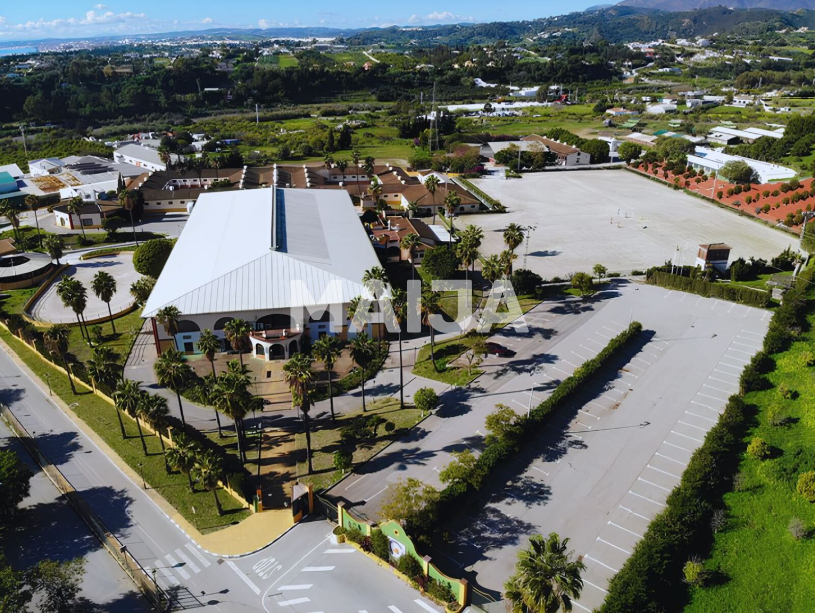 Commercial property 7 980 m² in Estepona, Spain