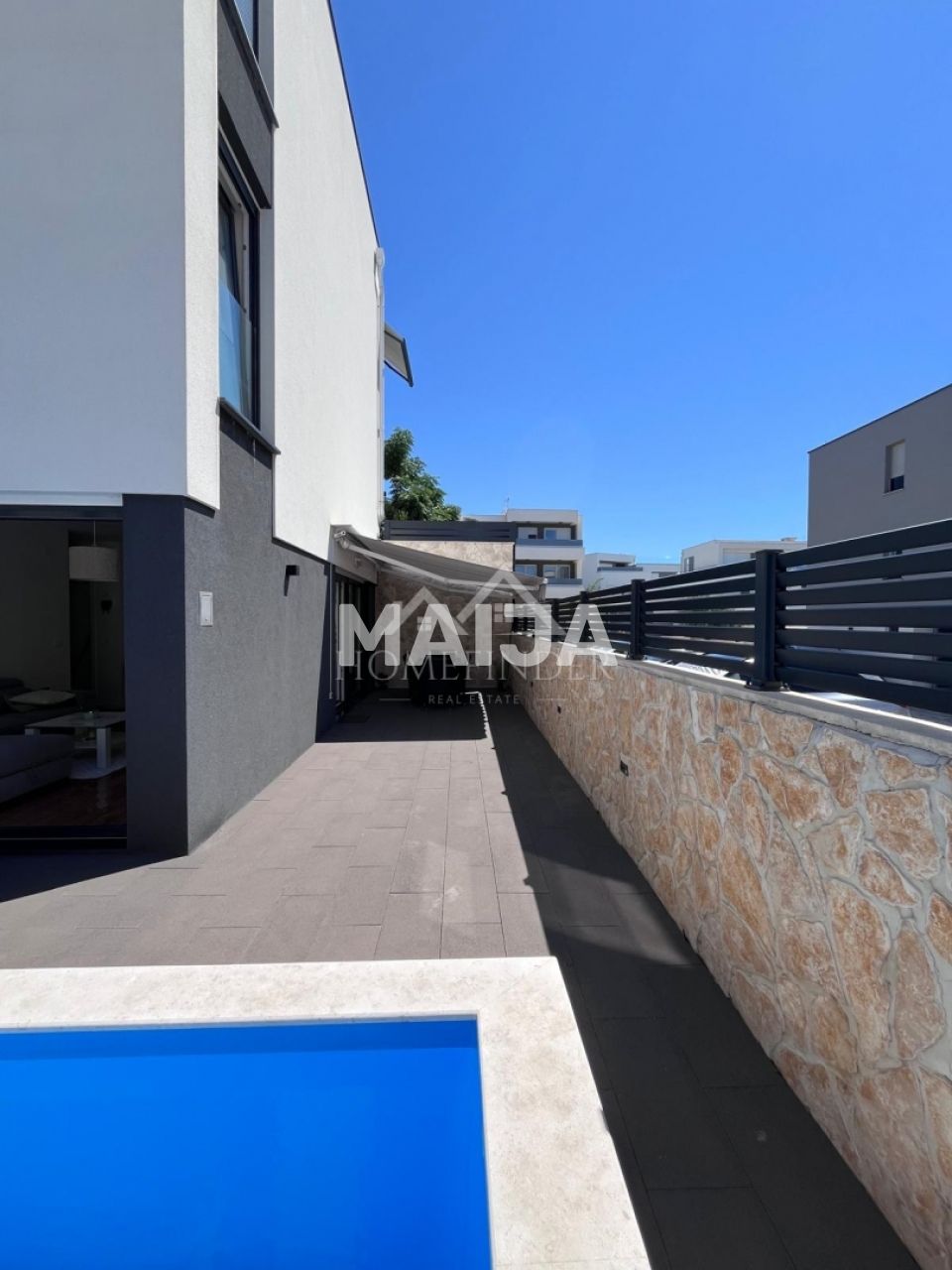 Mieszkanie 3 pokoi 75 m² Grad Novalja, Chorwacja