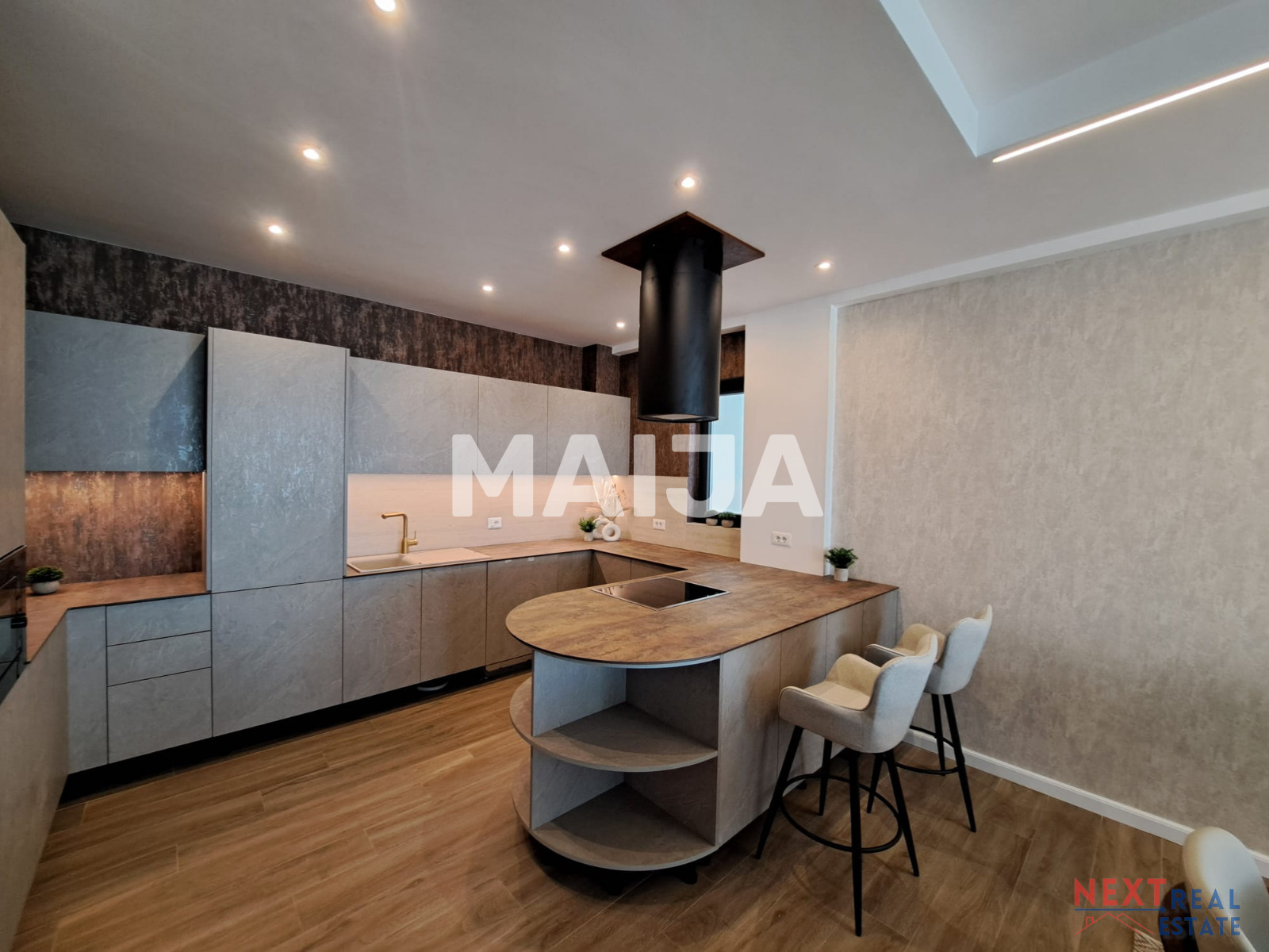 Квартира 3 комнаты 155 м² Влёра, Албания