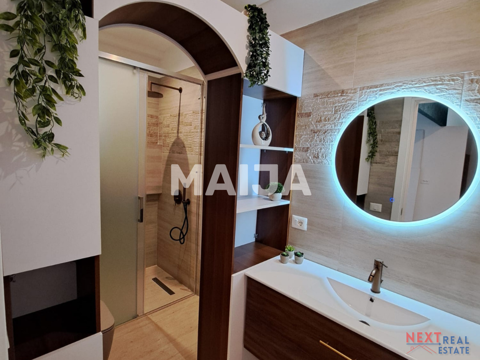 Квартира 3 комнаты 155 м² Влёра, Албания