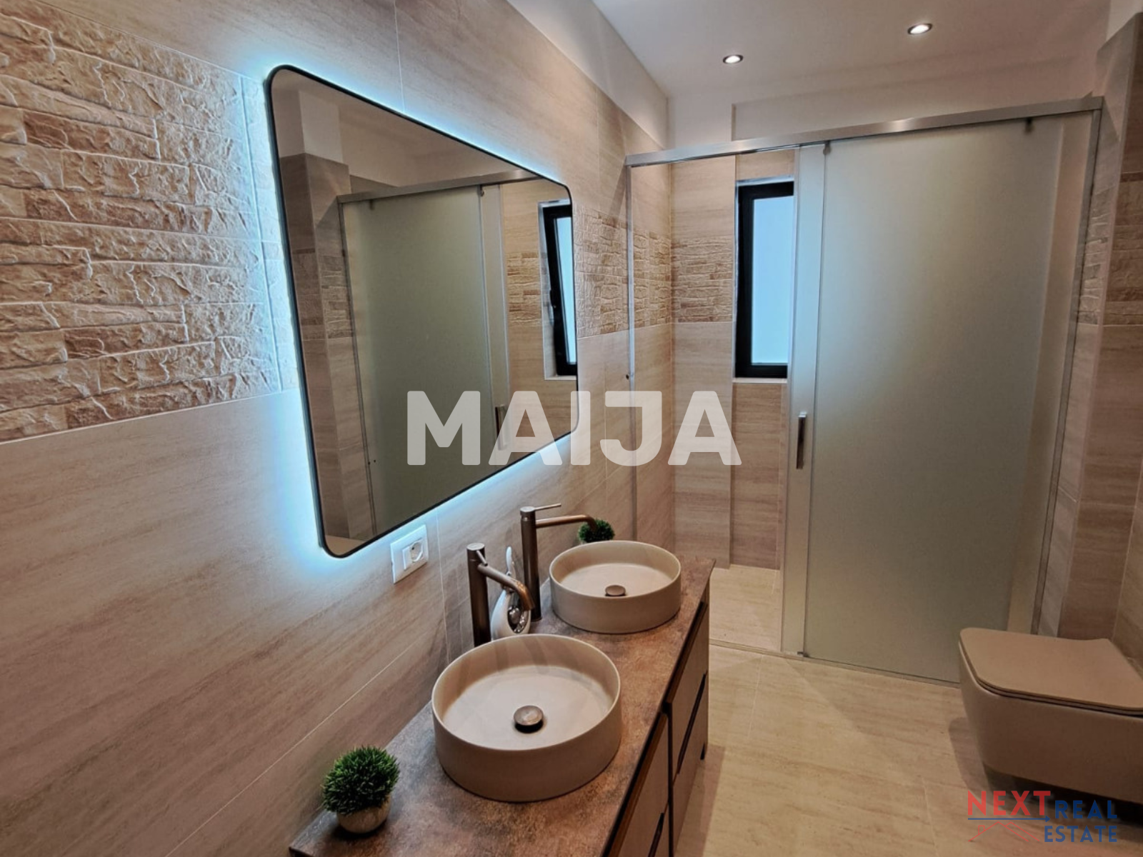 Квартира 3 комнаты 155 м² Влёра, Албания