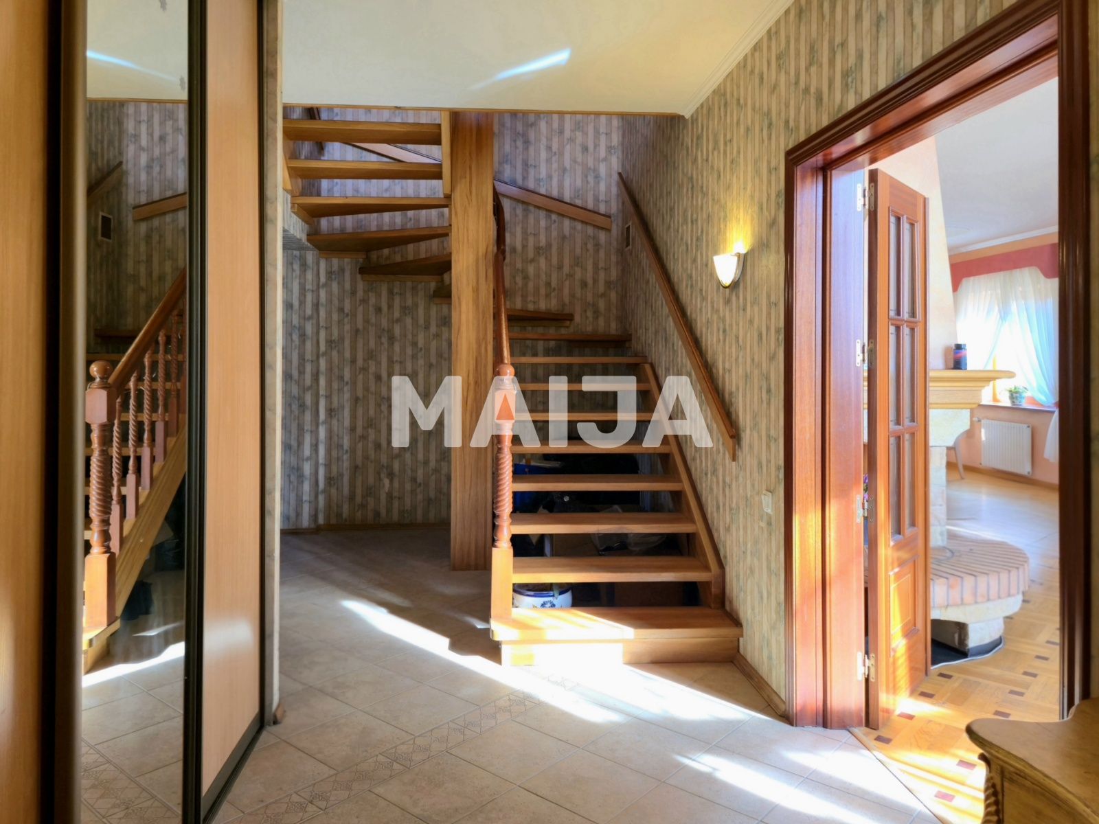 4 bedroom house 320 m² Pinki, Latvia
