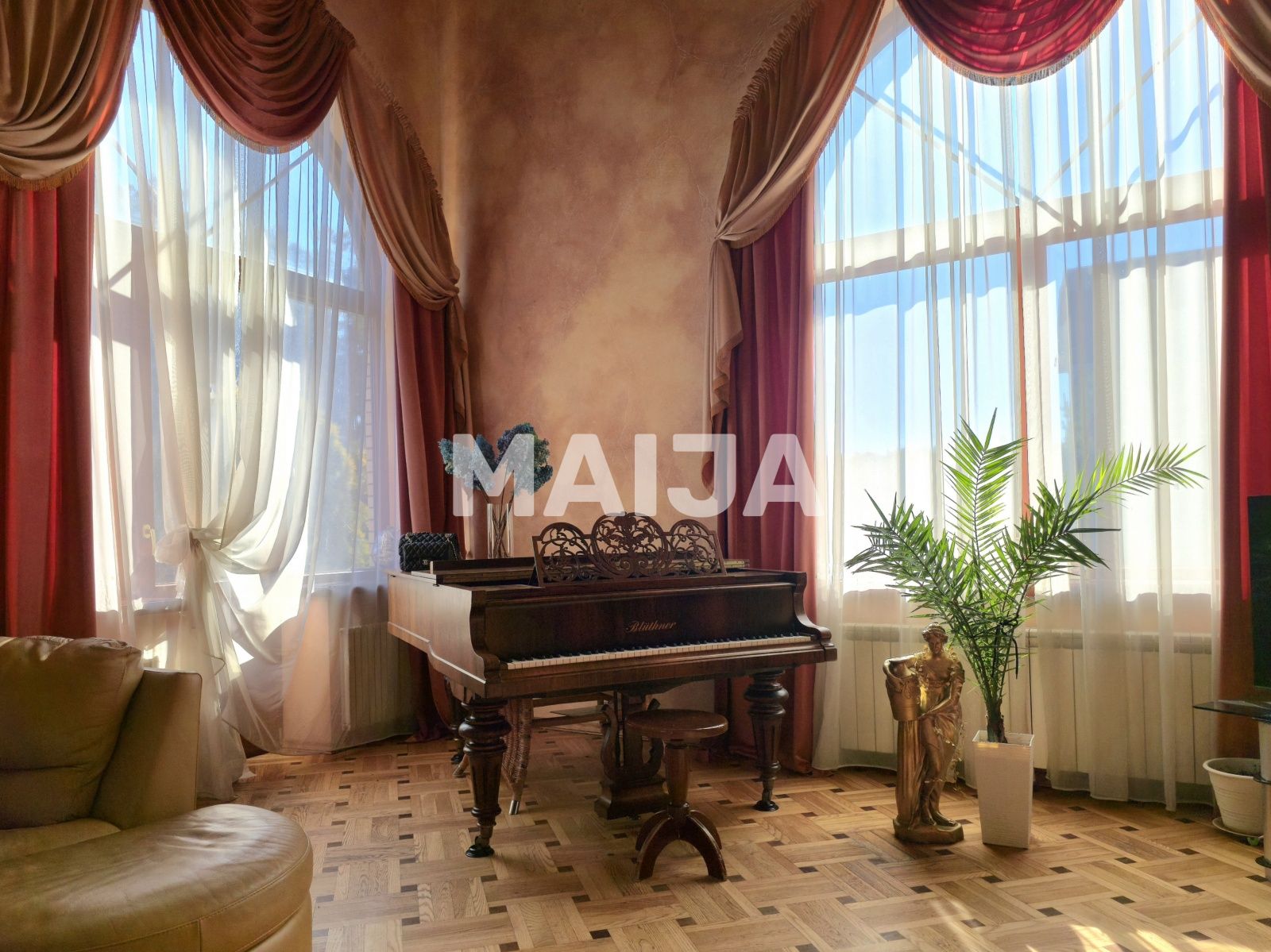 4 bedroom house 320 m² Pinki, Latvia