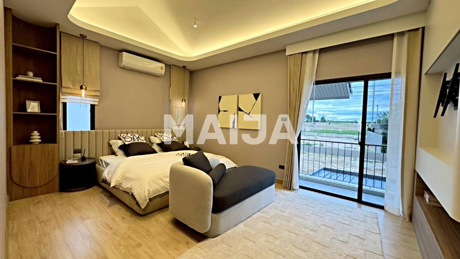 4 bedroom Villa 222 m² Bang Lamung, Thailand