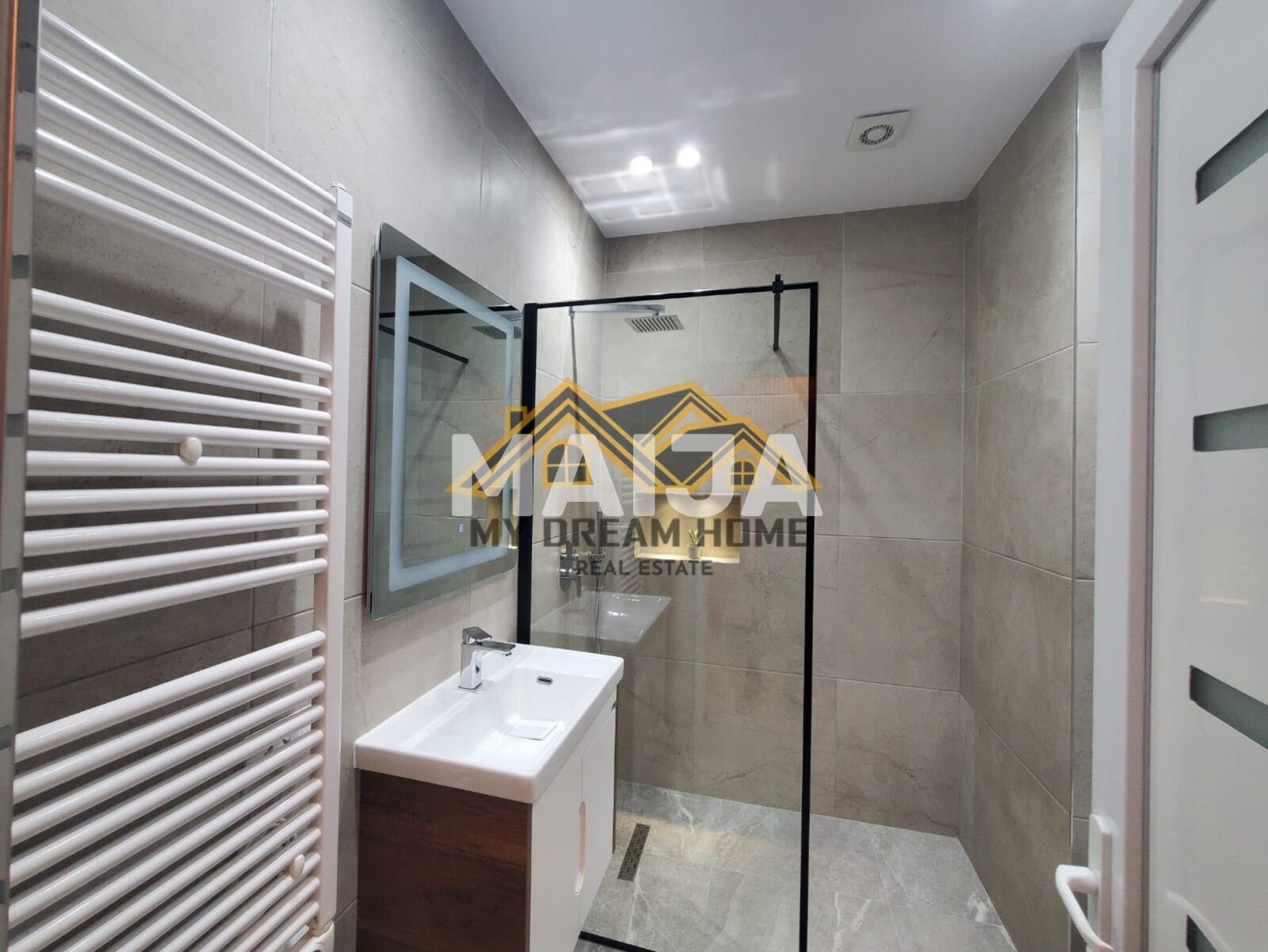 1 bedroom apartment 55 m² Bashkia Durres, Albania